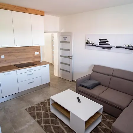 아파트 Apartman Visnove Visnove