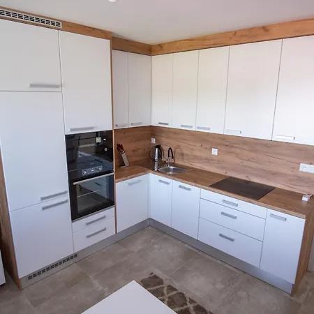 아파트 Apartman Visnove