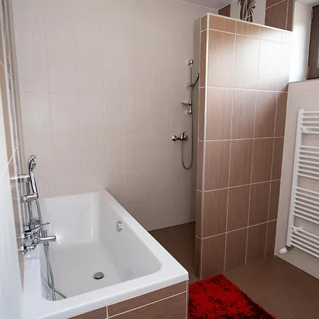 아파트 Apartman Visnove *